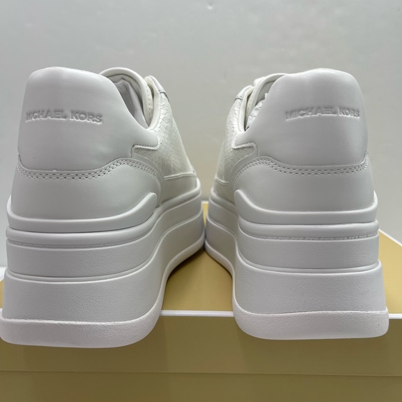 MICHAEL Kors All-White Platform Sneakers HAYES LACE UP
EMBOSSED PRINTED LEATHER - Picture 10 of 16